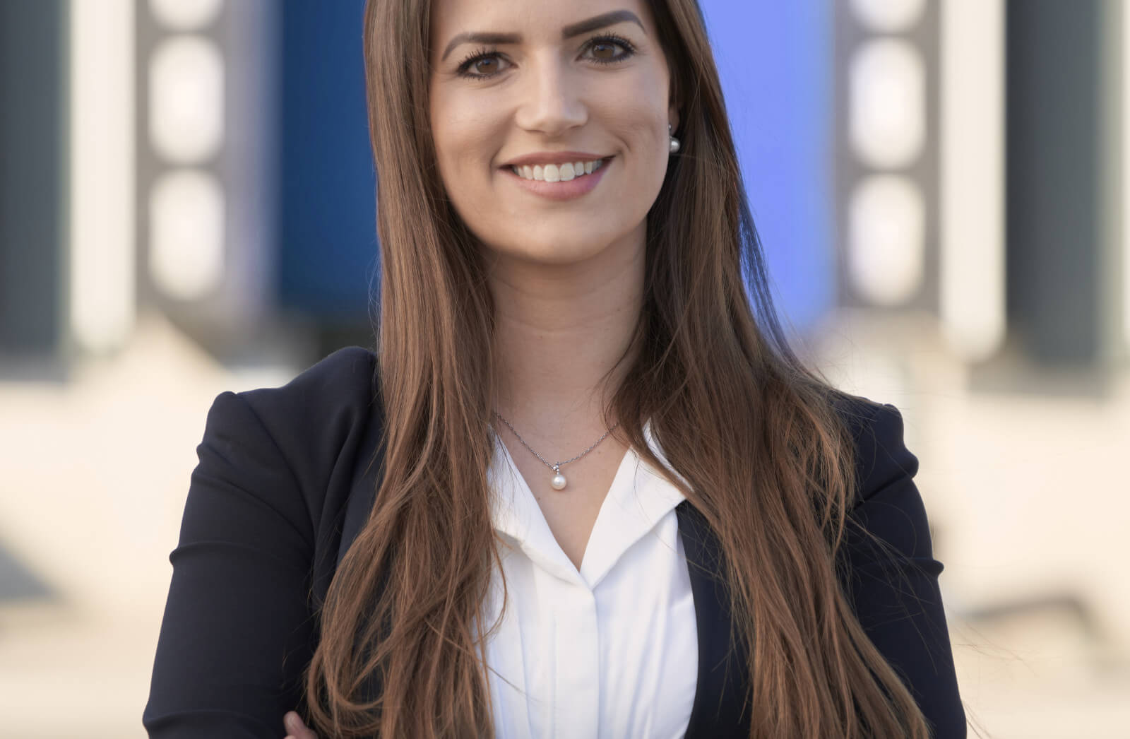 Linsey van Leeuwen 04-2021 - Blue 2.jpg